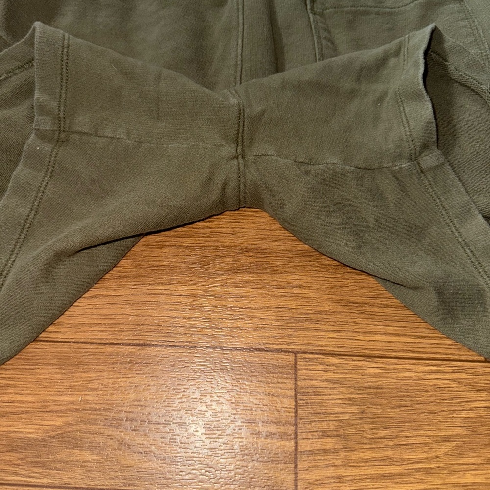 Nike Air Jordan Essential Fleece Shorts Olive men’s M - Picture 8 of 9
